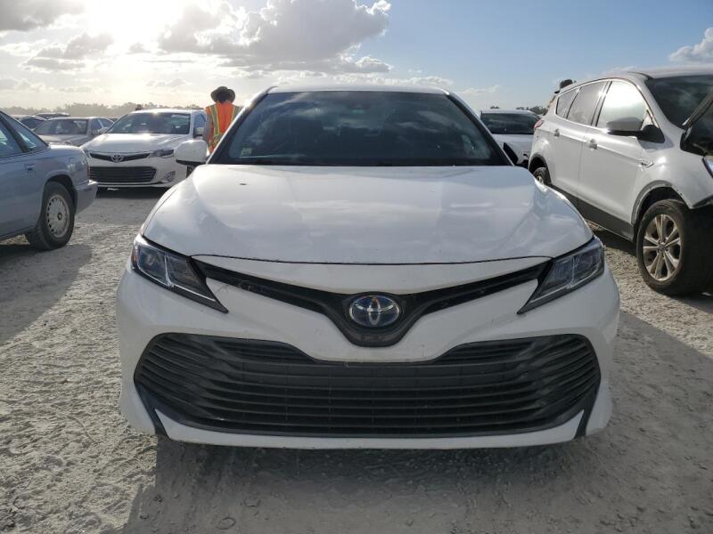 2018 TOYOTA CAMRY LE - 4T1B31HK5JU001677 | SeoVin.biz