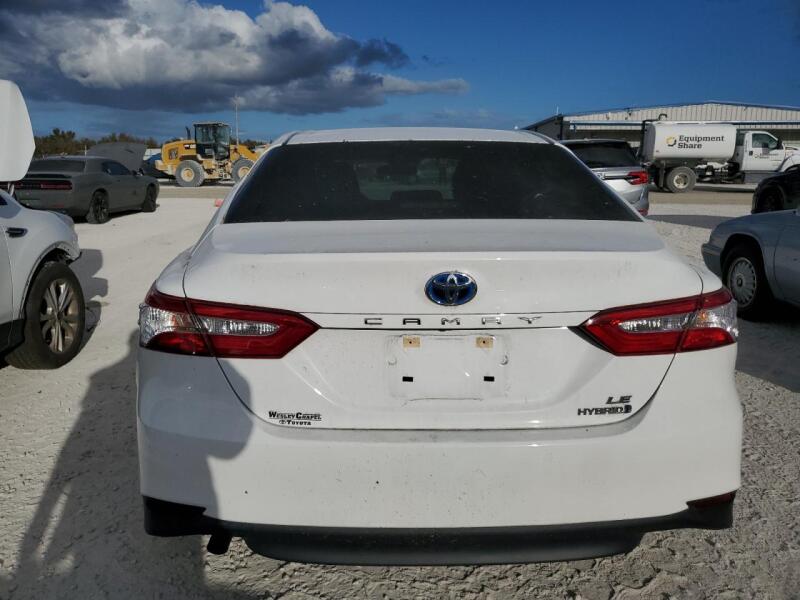 2018 TOYOTA CAMRY LE - 4T1B31HK5JU001677 | SeoVin.biz