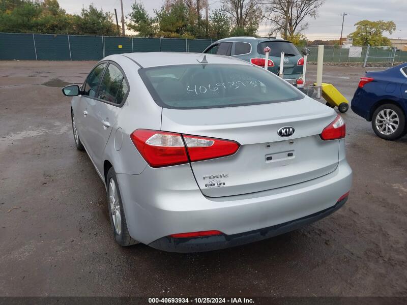 2016 KIA FORTE LX - KNAFX4A65G5437941 | SeoVin.biz