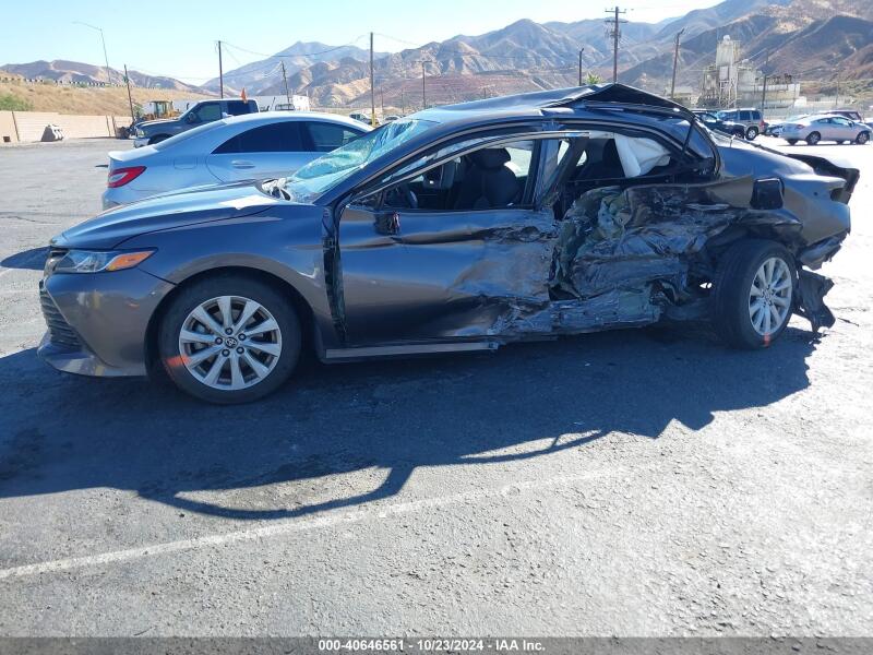 2020 TOYOTA CAMRY LE - 4T1L11AK6LU951828 | SeoVin.biz