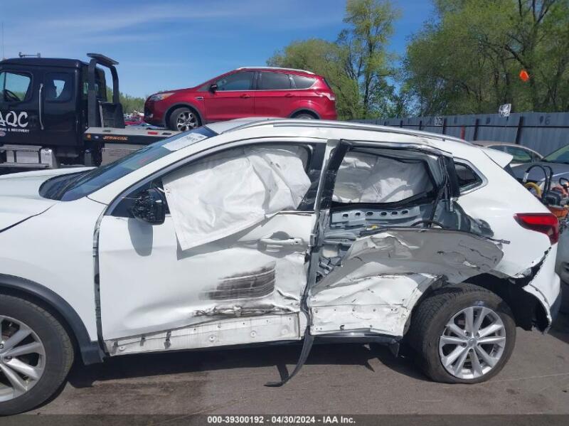 2017 NISSAN ROGUE SPORT SV - JN1BJ1CR3HW102250 | SeoVin.biz