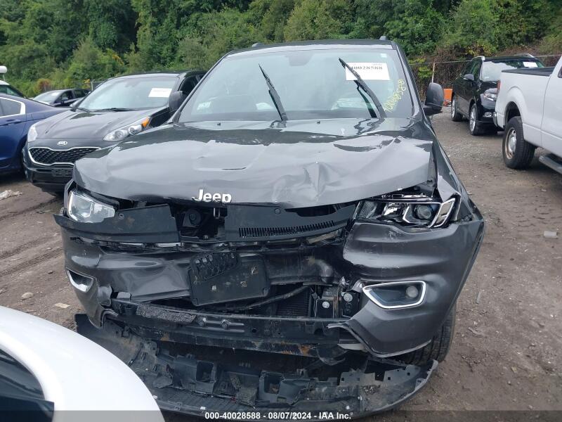 2017 JEEP GRAND CHEROKEE LAREDO 4X4 - 1C4RJFAG5HC769543 | SeoVin.biz