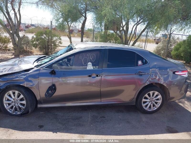 2018 TOYOTA CAMRY LE - 4T1B11HK6JU577526 | SeoVin.biz