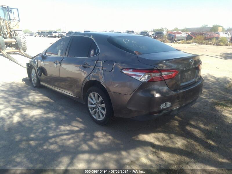 2018 TOYOTA CAMRY LE - 4T1B11HK6JU577526 | SeoVin.biz