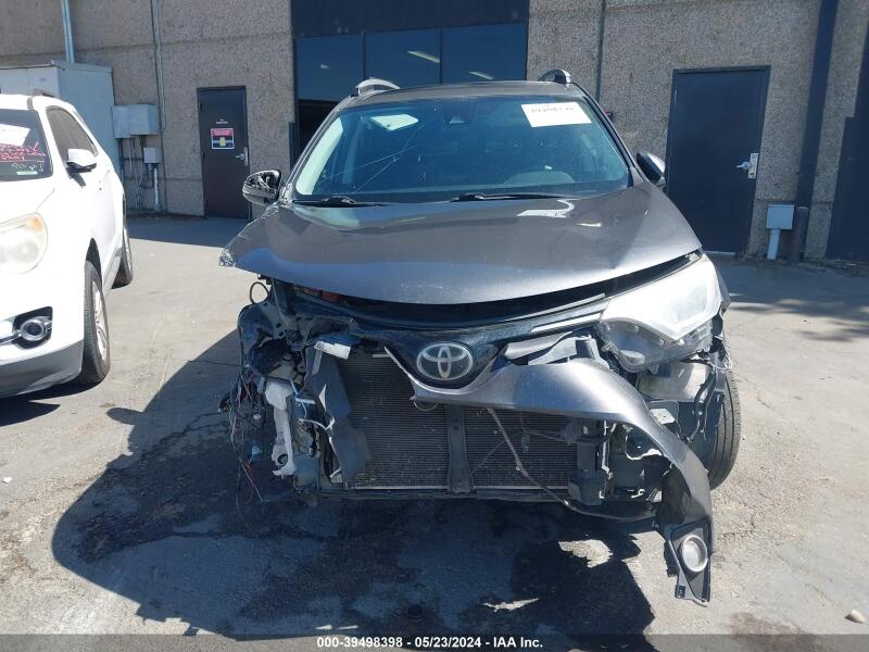 2018 TOYOTA RAV4 XLE - 2T3RFREV2JW807762 | SeoVin.biz