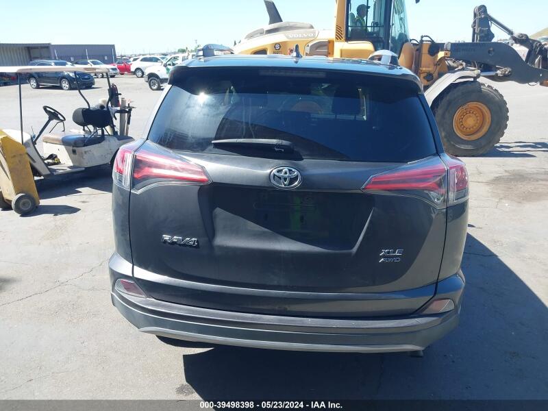 2018 TOYOTA RAV4 XLE - 2T3RFREV2JW807762 | SeoVin.biz