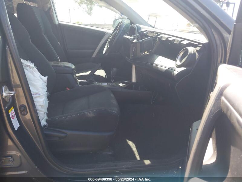 2018 TOYOTA RAV4 XLE - 2T3RFREV2JW807762 | SeoVin.biz