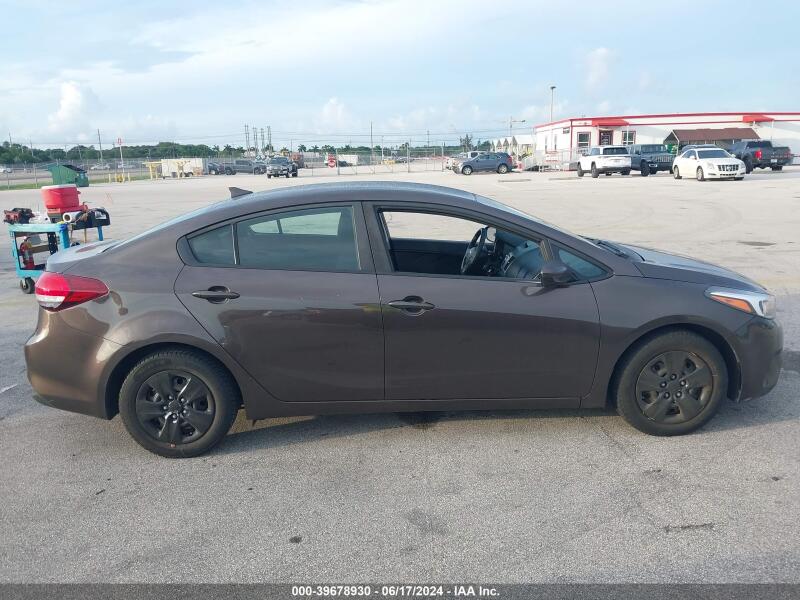 2017 KIA FORTE LX - 3KPFK4A71HE133232 | SeoVin.biz