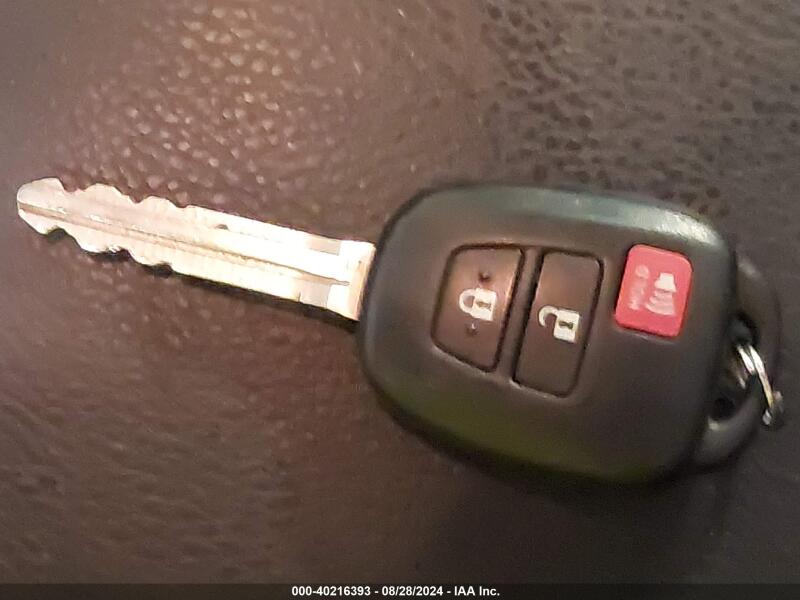 2017 TOYOTA RAV4 XLE - JTMRFREV2HJ116997 | SeoVin.biz