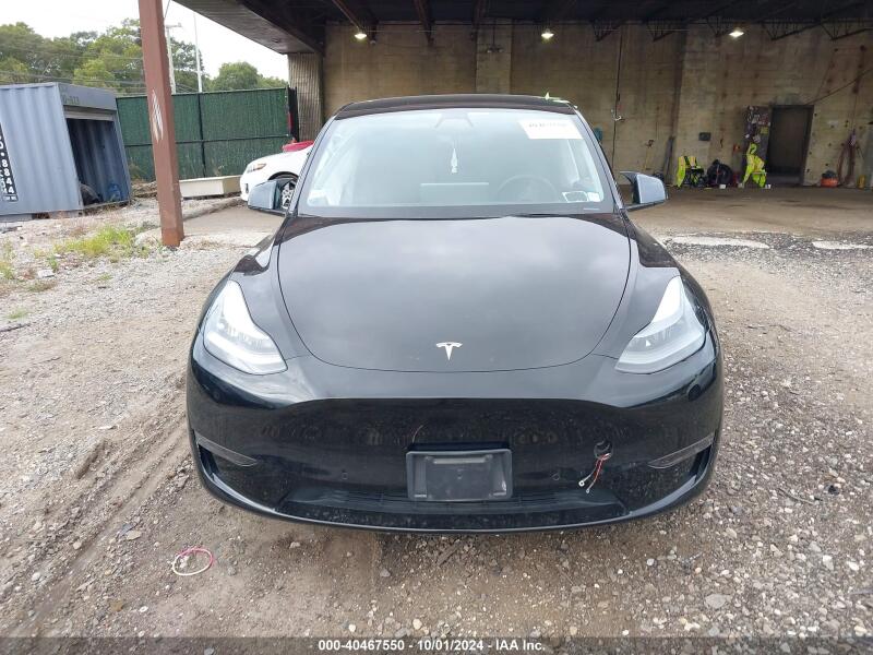 2022 TESLA MODEL Y LONG RANGE DUAL MOTOR ALL-WHEEL DRIVE - 7SAYGDEE1NF438189 | SeoVin.biz