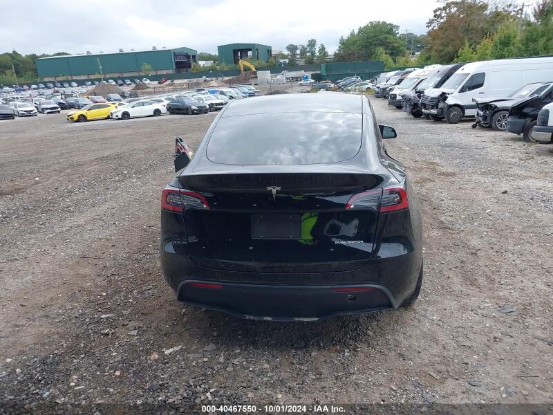 2022 TESLA MODEL Y LONG RANGE DUAL MOTOR ALL-WHEEL DRIVE - 7SAYGDEE1NF438189 | SeoVin.biz
