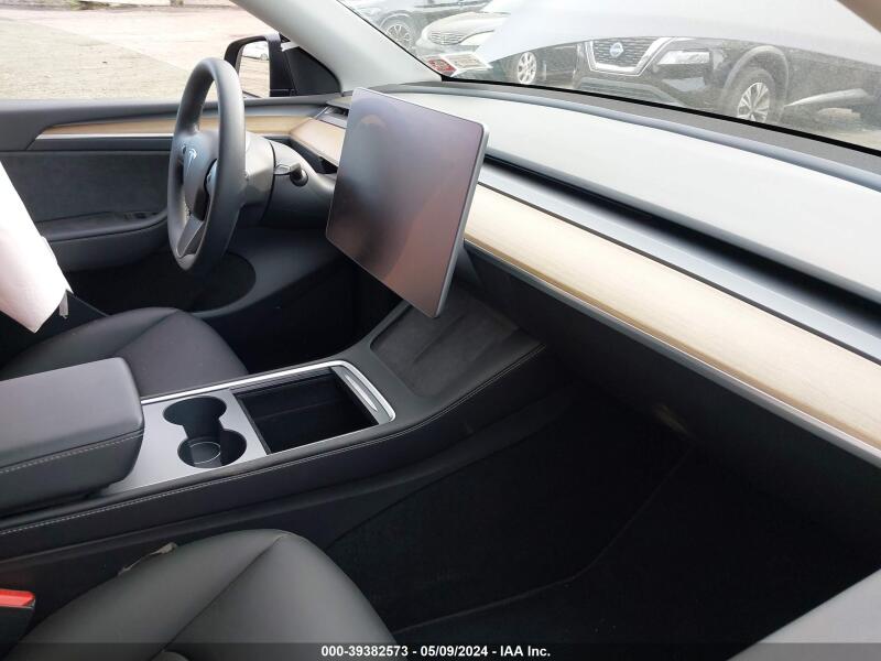 2022 TESLA MODEL Y LONG RANGE DUAL MOTOR ALL-WHEEL DRIVE - 7SAYGDEE4NA018942 | SeoVin.biz