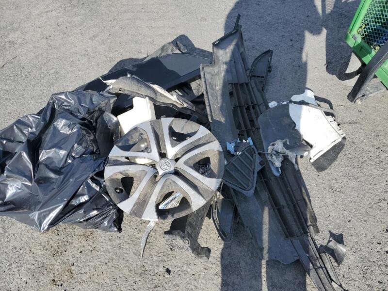 2017 TOYOTA RAV4 LE - JTMBFREV7HJ158812 | SeoVin.biz